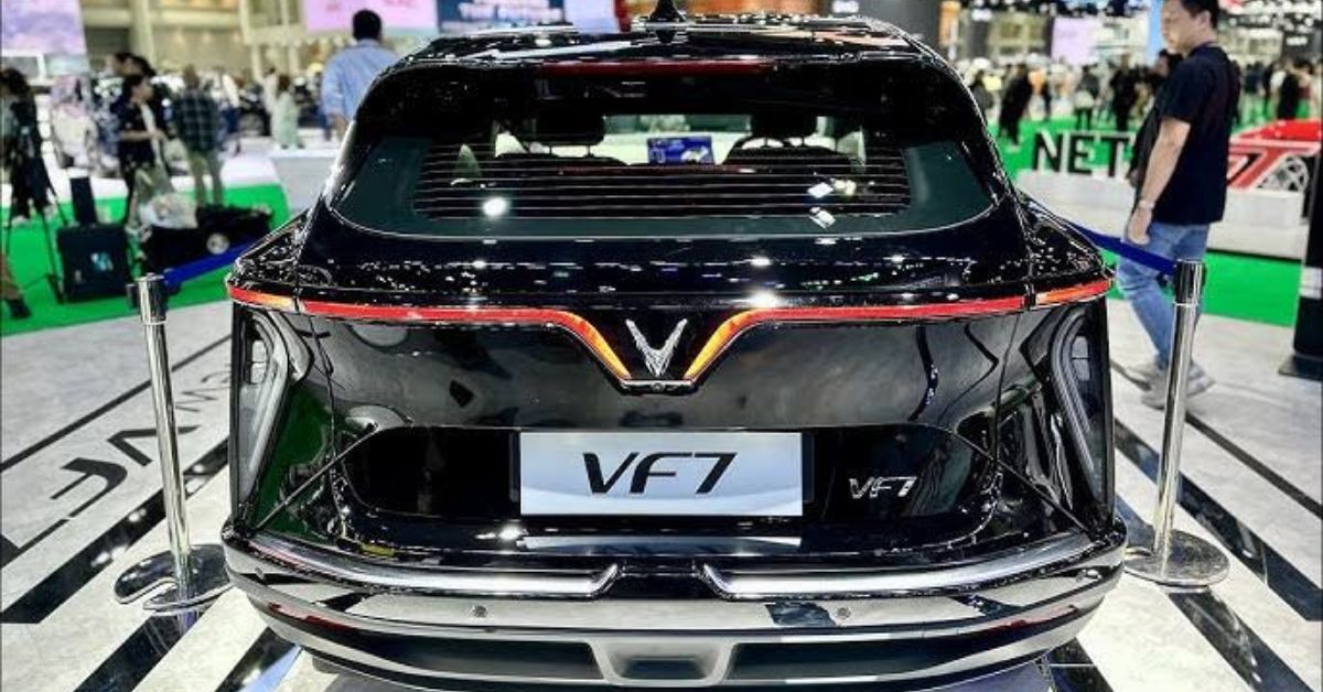 VinFast VF7